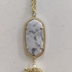 Kendra Scott necklace